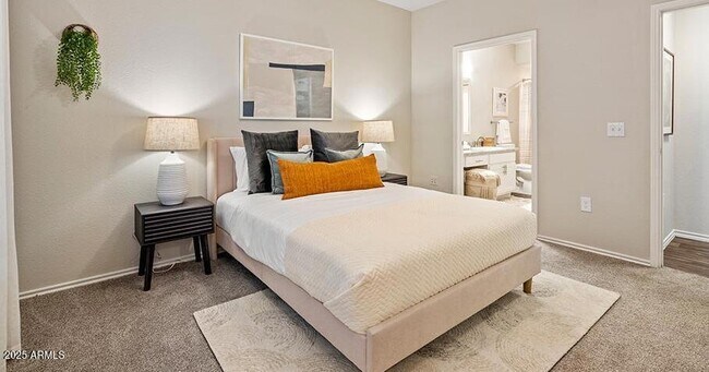 Photo - 1802 W Maryland Ave Unit 2