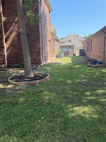 Photo - 11490 La Grange Dr