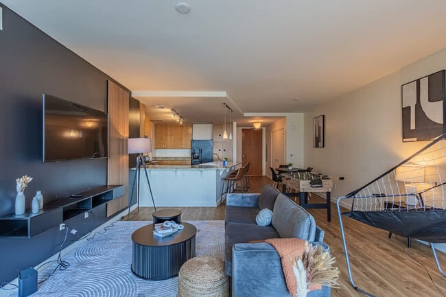 Building Photo - 44 W Monroe St Unit ID1263223P