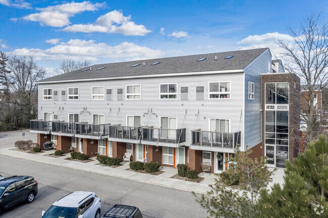 Amber Landing Townhouses and Lofts - Amber Landing Townhouses and Lofts