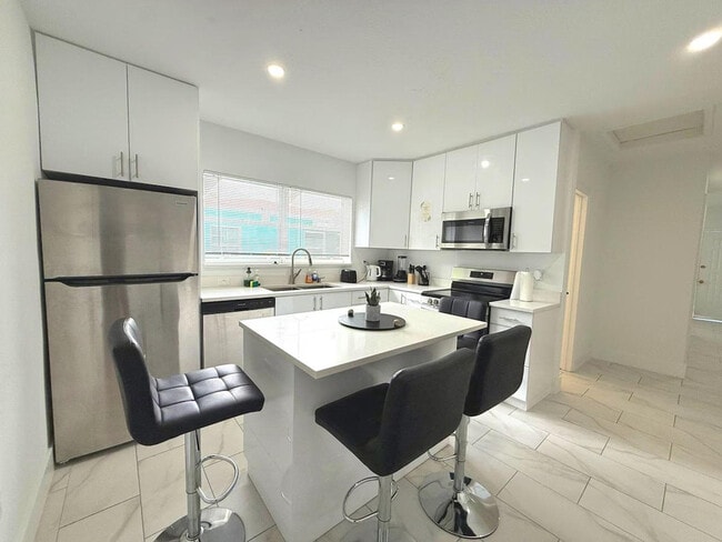 Photo - 261 NW 34th St Unit ID1378984P