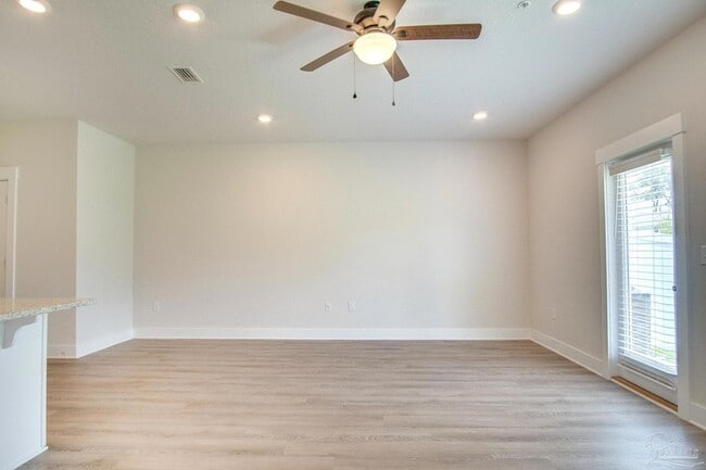 Photo - 1538 Iroquois Ct