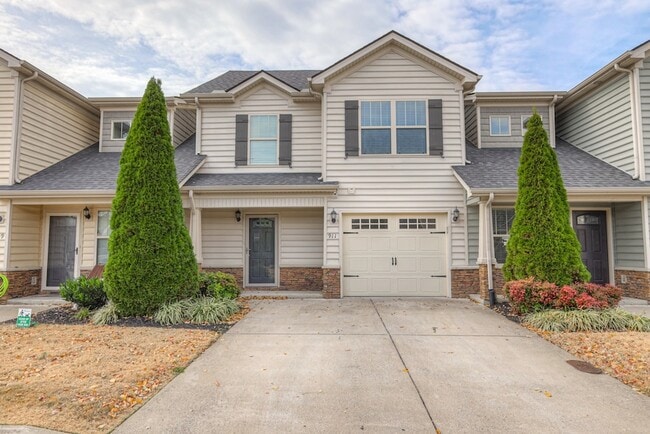 Photo - 911 Dahlia Dr