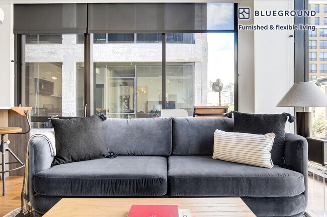 Photo - 676 N La Salle Dr Unit FL3-ID440