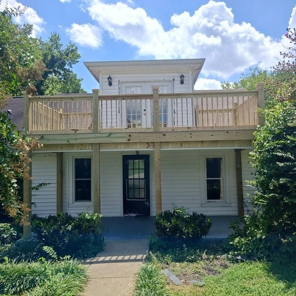 Photo - 3008 Lakeshore Dr