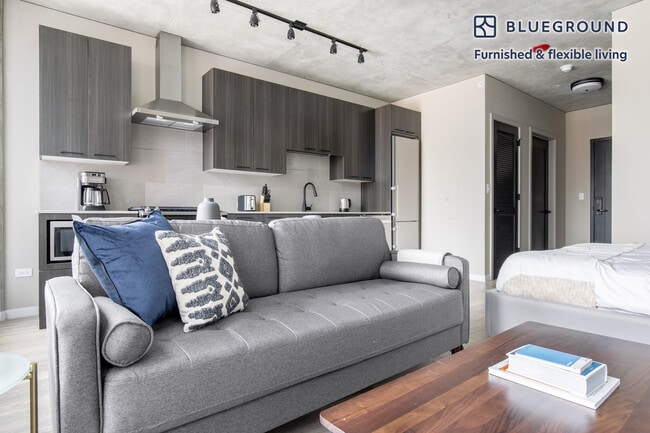 Photo - 939 W Washington Blvd Unit FL9-ID264