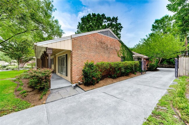 Photo - 2602 Briarbrook Dr