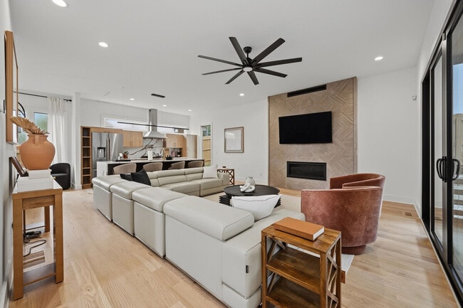 Photo - 1142 Boulevard Dr NE Unit SI ID1609593P