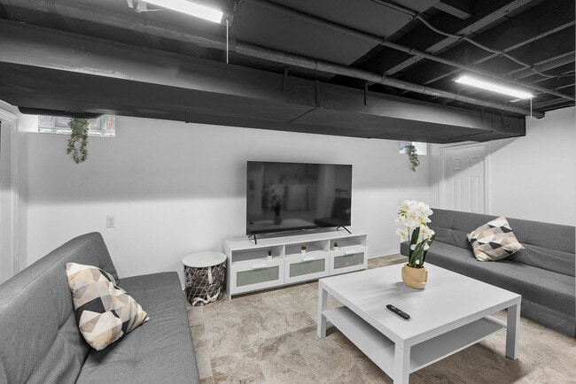 Photo - 2009 Sharon St Unit ID1345029P