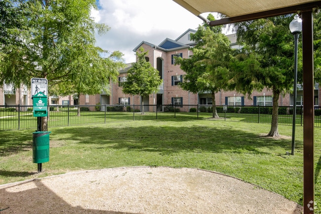 Pet Park - Montage at Cinco Ranch