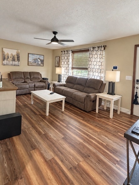 Photo - 512 Appleton Dr