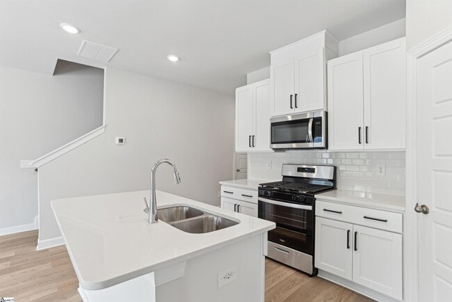 Photo - 7 Gramercy Wds Ln