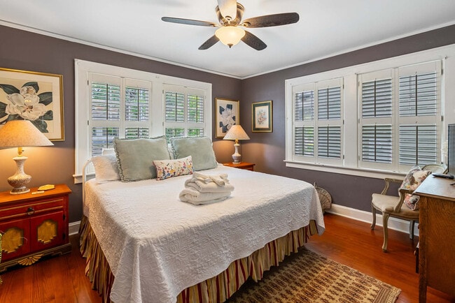 Building Photo - 1023 Crawford St Unit SI ID1225519P