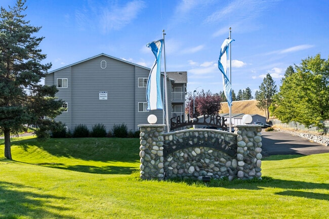 Photo - The Overlook at Falls Park