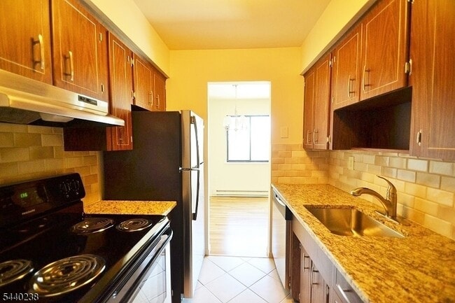Photo - 121 Grove St