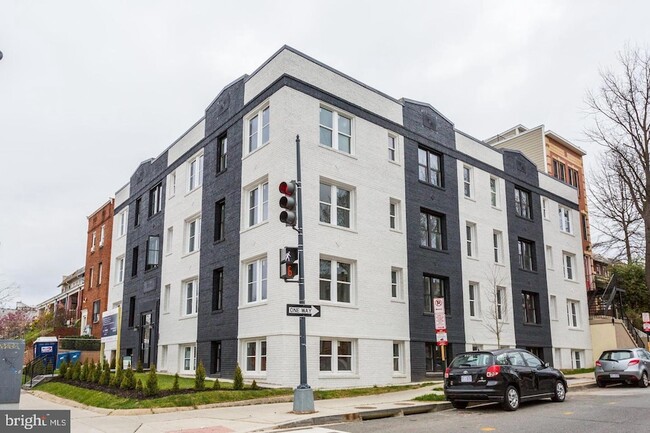 Building Photo - 3101 Sherman Ave NW Unit 103