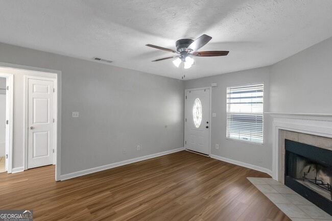 Photo - 97 Livingston Ln