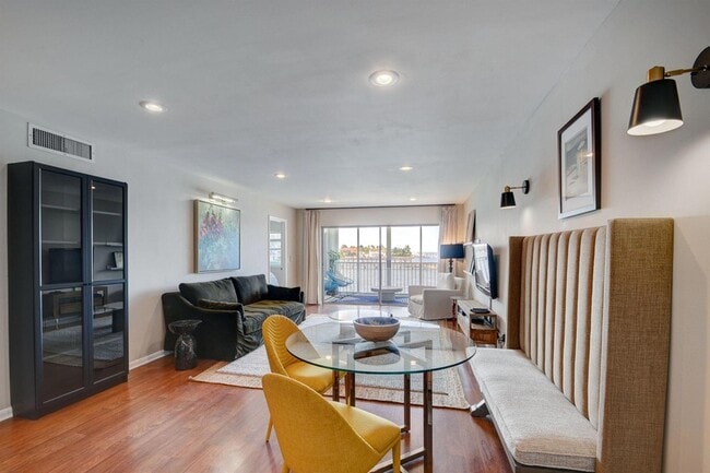 Photo - 410 Wilma Cir Unit 204