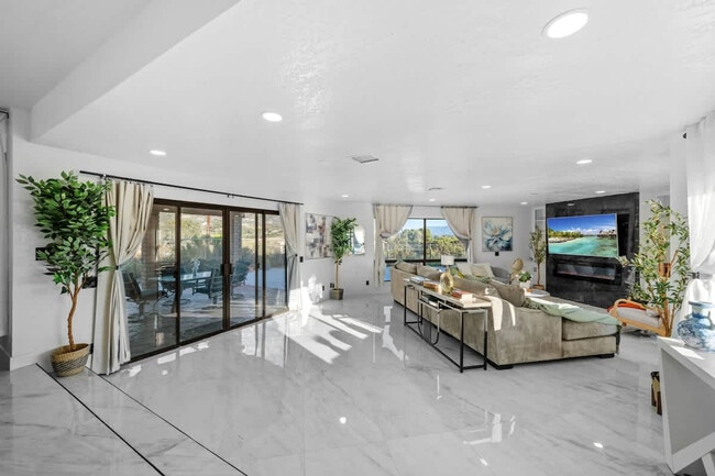 Photo - 14552 Skyline Truck Trail Unit SI ID1465023P