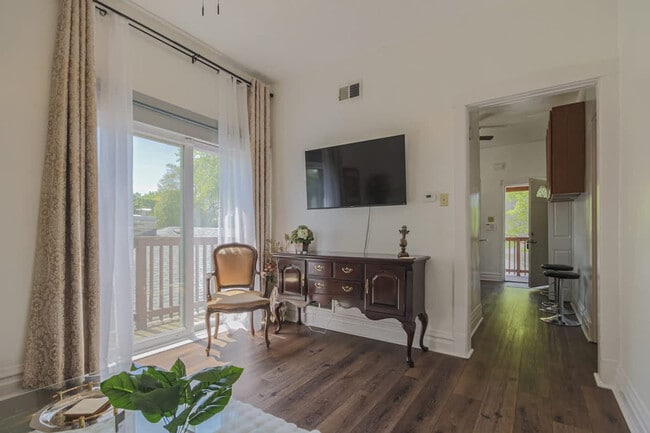 Photo - 839 Dunlop Ave Unit ID1244957P