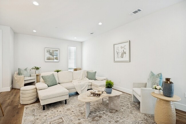 Photo - 5633 Live Oak St Unit 101