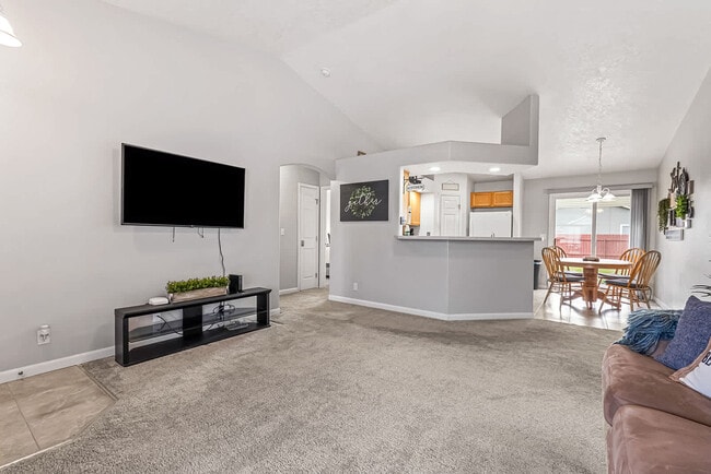 Photo - 727 W Clark Ave Unit SI ID1470096P