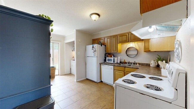 Photo - 1605 Cloverdale Ct