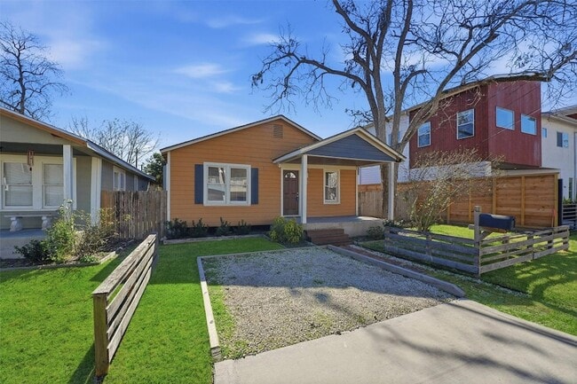 Photo - 1110 E 27th St