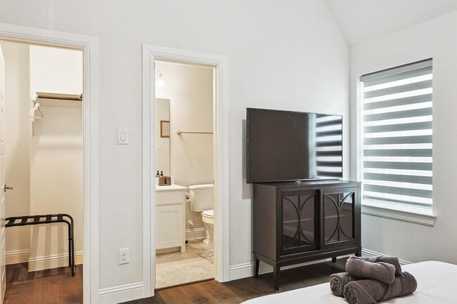 Photo - 2346 Perdue Ave Unit ID1023615P