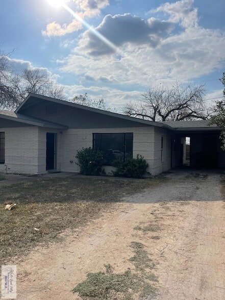 Photo - 121 N Rose St