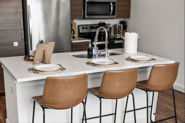 Photo - 120 N Madison Ave Unit ID1335757P