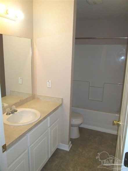 Photo - 8464 Kipling St