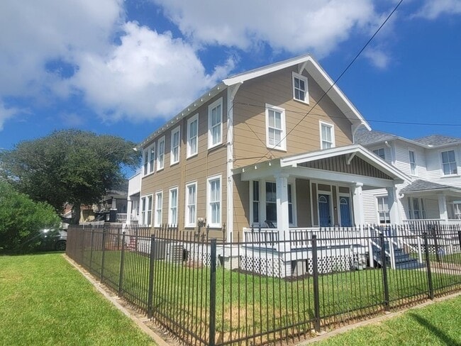 Photo - 2223 35th St Unit Up