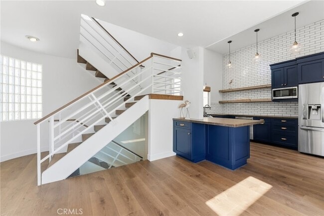 Photo - 1452 Loma Dr