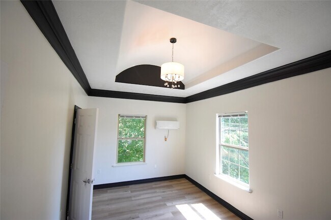 Photo - 104 Virginia St