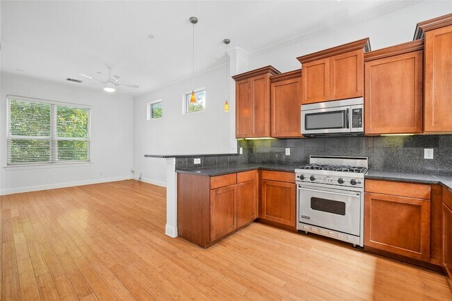 Photo - 2606 N Henderson Ave Unit A