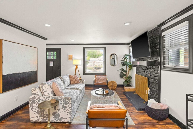 Building Photo - 1302 Ardee Ave Unit ID1302204P