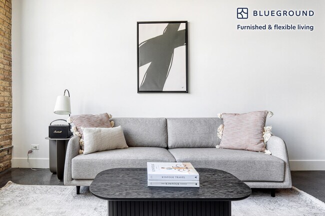 Photo - 2061 N Southport Ave Unit FL4-ID568