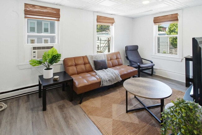 Building Photo - 156 Everett St Unit SI ID1593964P