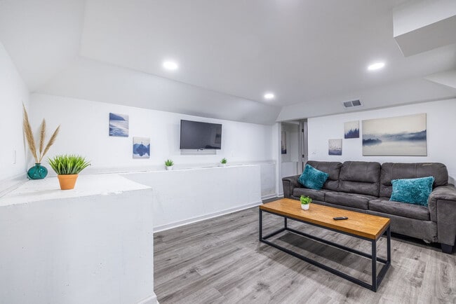 Photo - 1122 Elaine Dr Unit ID1261329P