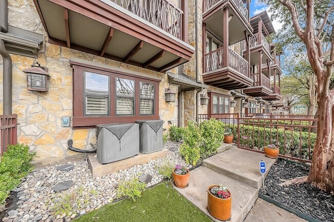 Photo - 6350 Oriole Dr