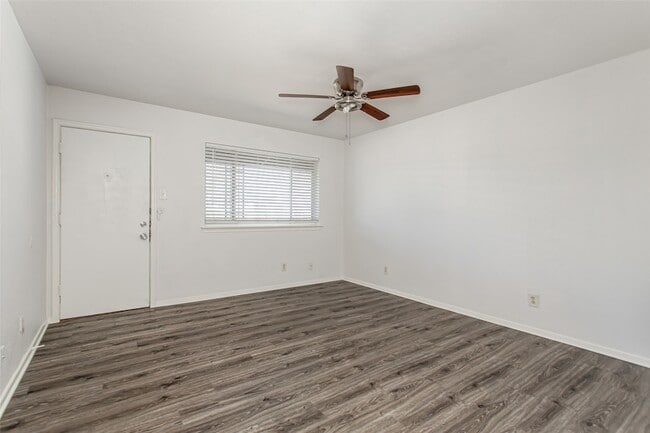 Photo - 5722 Gaston Ave Unit D