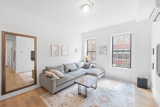 Building Photo - 517 W 45th St Unit SI ID1224961P