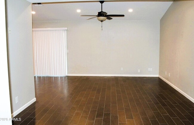 Photo - 1016 E Rose Ln
