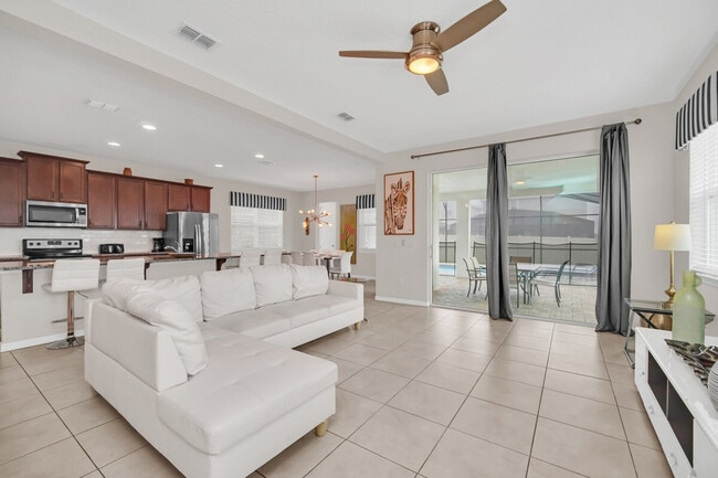 Building Photo - 9001 Egret Mls Ter Unit SI ID1622423P