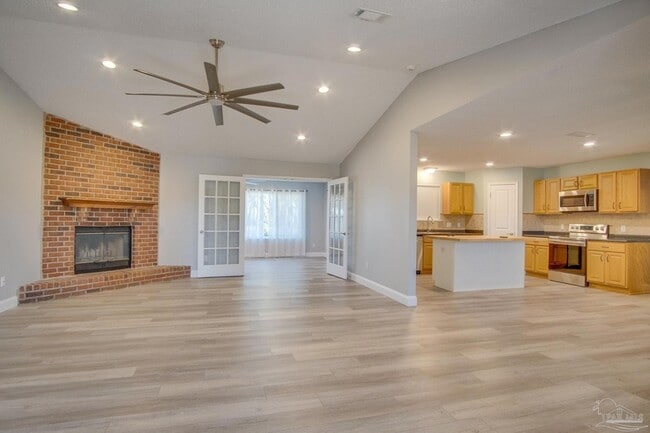 Photo - 9880 Creet Cir