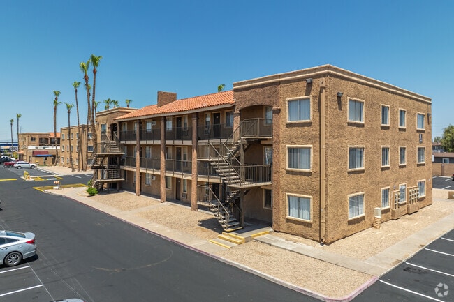 Photo - Tamarak Gardens Apartments