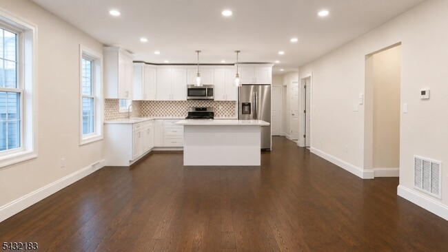 Photo - 7 Maple St