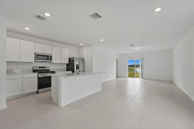 Photo - 10436 NW Suncrest Lp