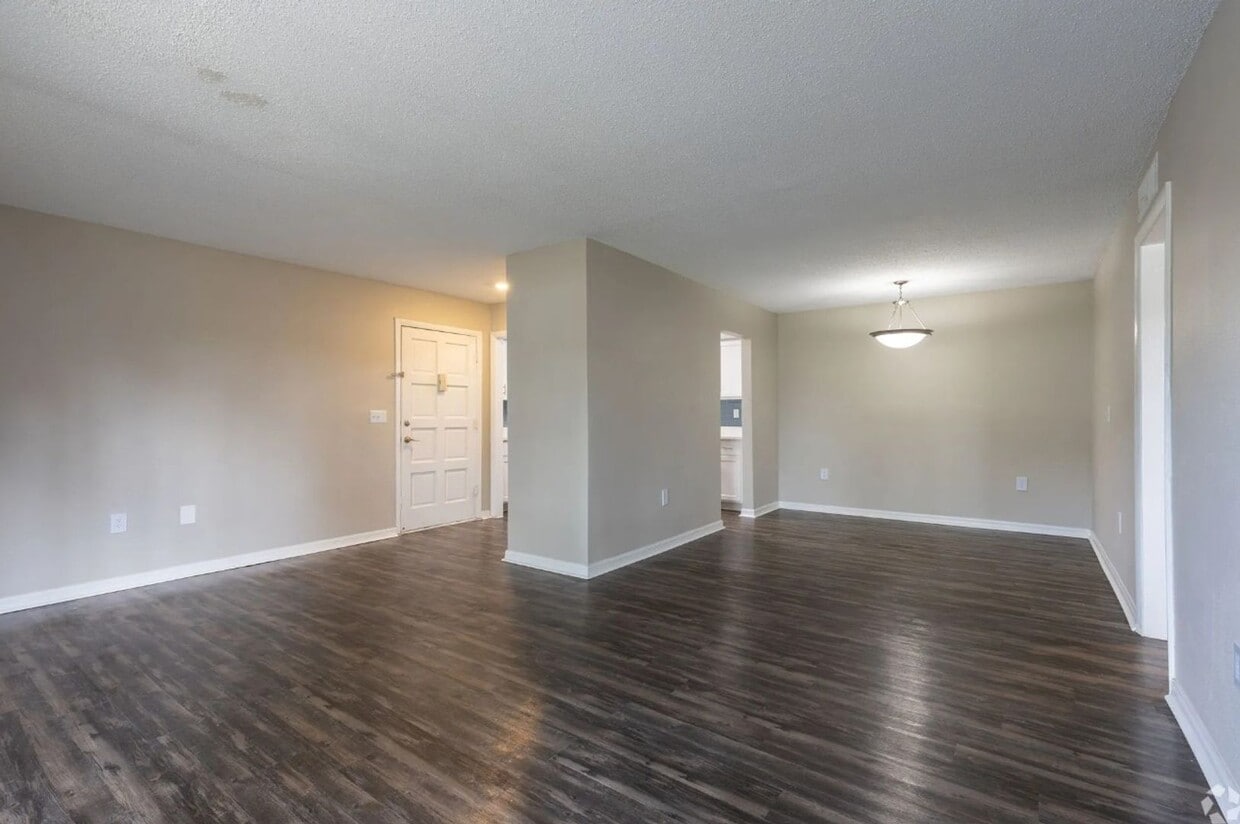 Floor Plan - $2400 off your first year! Who could pass that up!